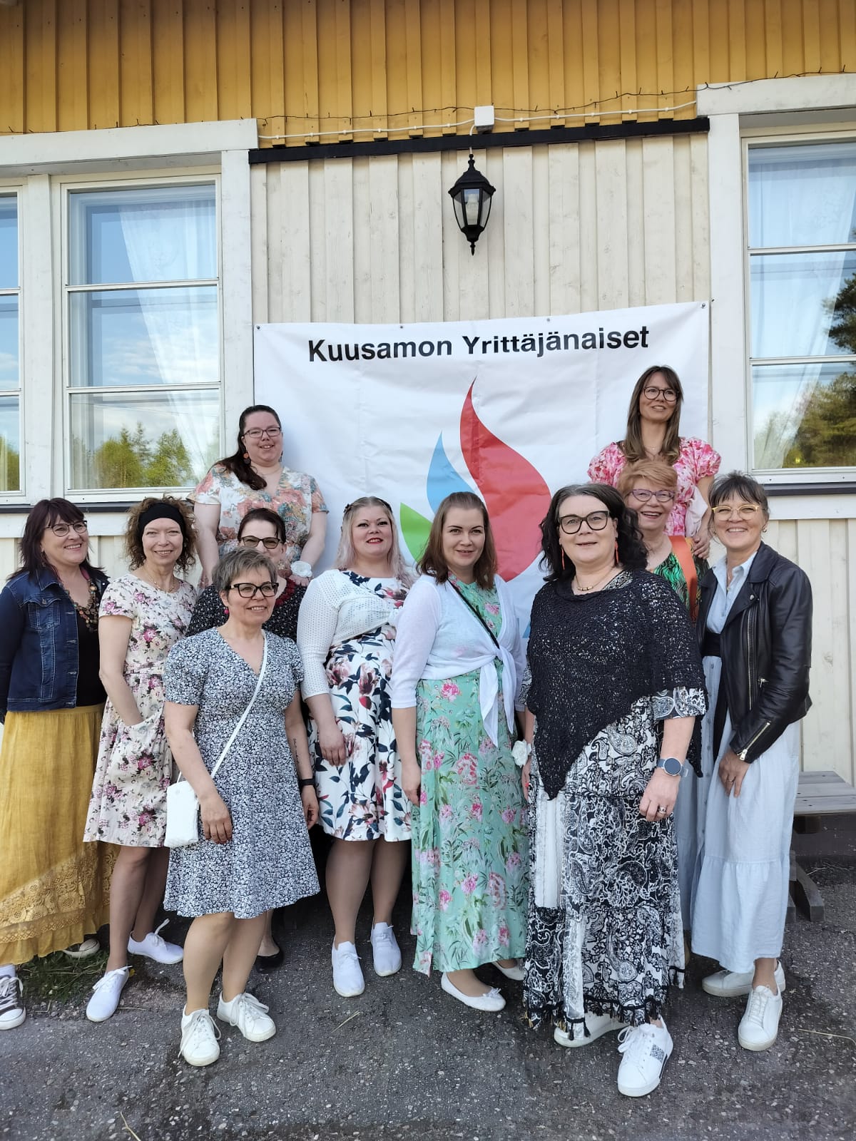 Kuusamon Yrittäjänaiset, Kukkamekkotanssien työryhmä 2025